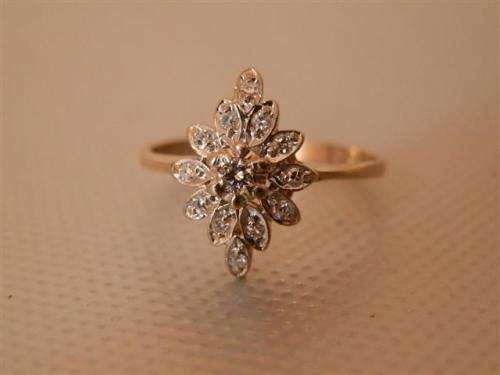 Fabulous Solid 9 ct Gold 0.14 ct Diamond Ring