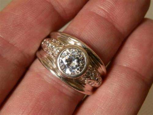 Fabulous Solid Sterling Silver Ring - weight 8.4 g