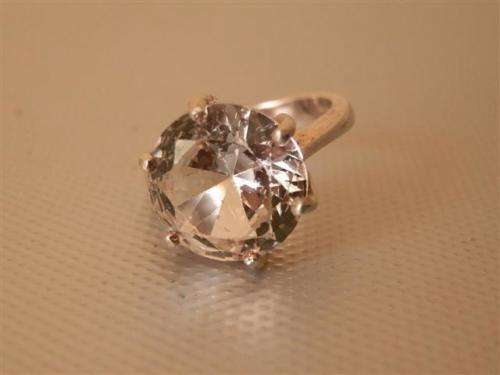 Exquisite Solid Sterling Silver 9 ct White Topaz Ring - weight 7.5 g.