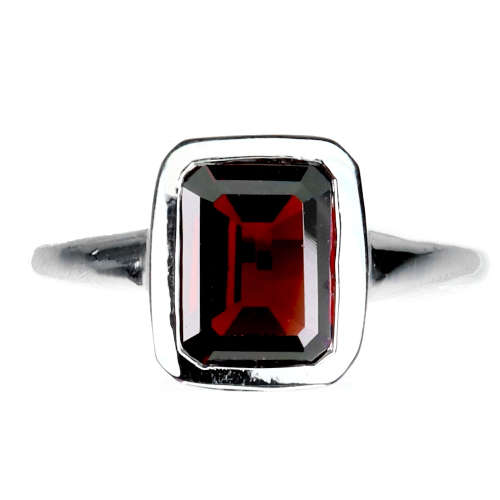 Stunning 3 ct Natural Deep Red Mozambique Garnet Solid 925 Silver Ring - weight 3.27 g