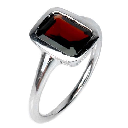 Stunning 3 ct Natural Deep Red Mozambique Garnet Solid 925 Silver Ring - weight 3.27 g
