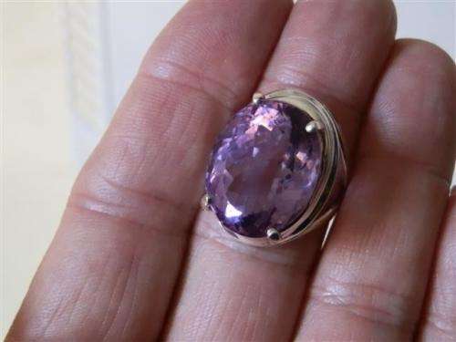 Solid Sterling Silver Ring with large Amethyst - weight 10 g