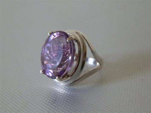 Solid Sterling Silver Ring with large Amethyst - weight 10 g