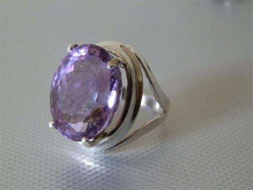 Solid Sterling Silver Ring with large Amethyst - weight 10 g