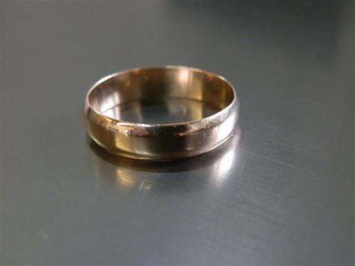 SALE!!  Solid 9 ct Gold Ring