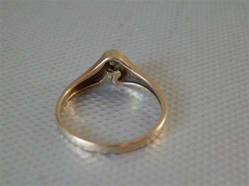 9 ct Yellow Gold Diamond Ring