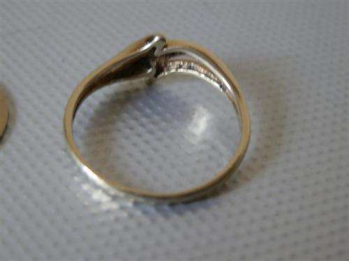 18 ct Yellow Gold Ring & 9 ct Yellow Gold Diamond Ring Lot
