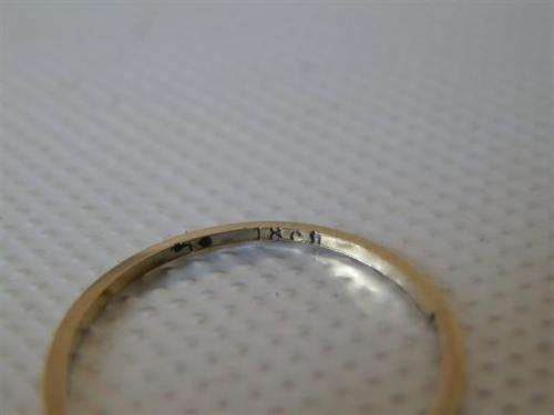 18 ct Yellow Gold Ring & 9 ct Yellow Gold Diamond Ring Lot