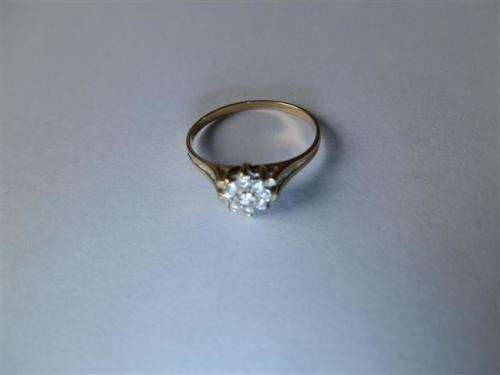 9 ct Gold approx 0.20 ct Diamond Cluster Ring