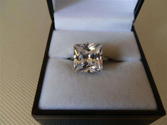 Sterling Silver Ring with Clear Stone - weight 6.5 g