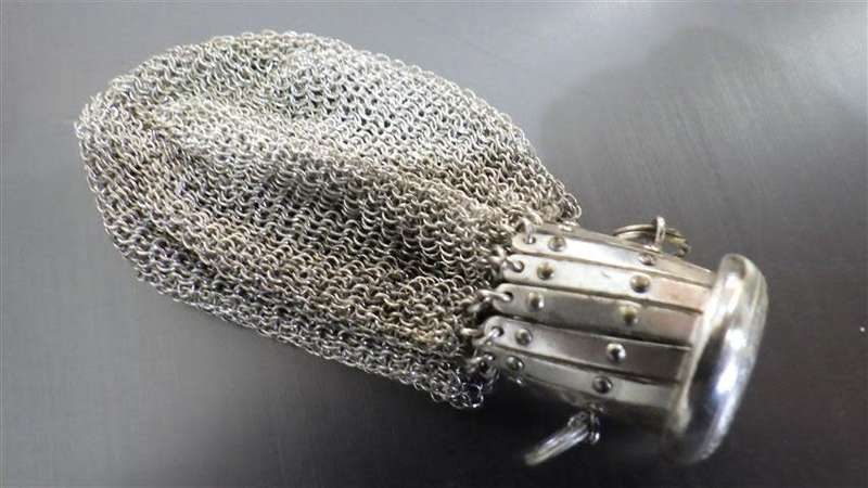 Gorgious Antique Silver Mesh Purse - weight 64 g