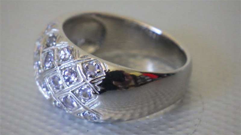 Stunning Sterling Silver Tanzanite Ring - weight 5.3 g