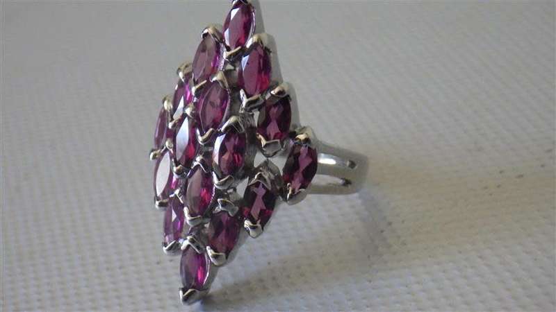 Awesome Sterling Silver Cluster Ring - weight 6.4 g