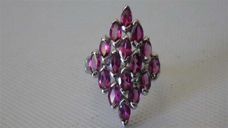 Awesome Sterling Silver Cluster Ring - weight 6.4 g