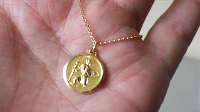 Very nice 9 ct Gold Pendant and Chain
