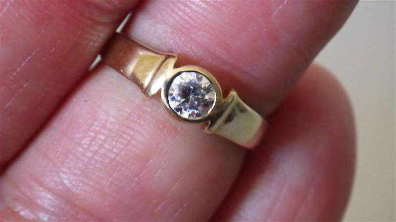 Awesome 9 ct Gold Ring