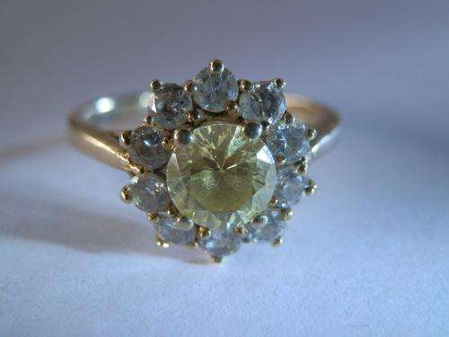 9ct Gold topaz cluster ring - shipping R35 insured