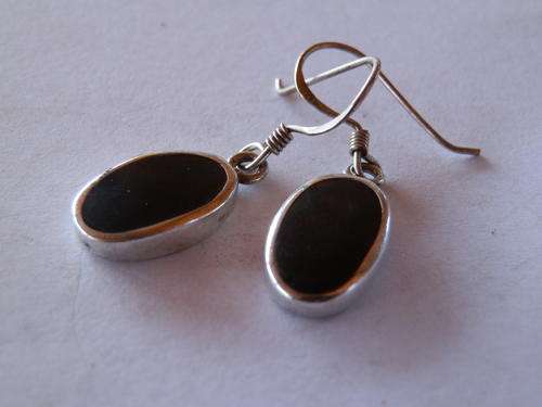 Vintage sterling silver onyx earrings - shipping R40 insured
