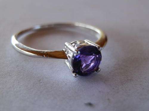 Sterling silver amethyst ring - shipping R40 insured