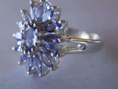 Sterling silver tanzanite clustert ring - shipping R40 insured