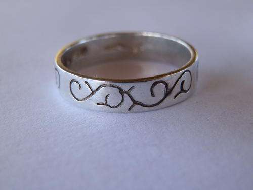 Vintage sterling silver ring - shipping R40 insurance included
