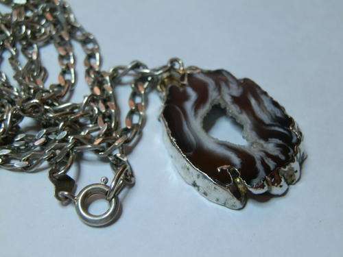 Sterling silver agate and crystal pendant and chain - shipping R40 insured
