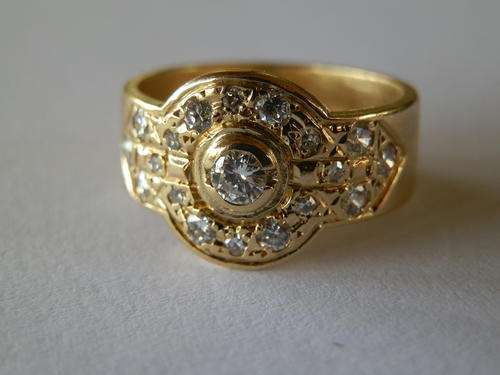 Heavy - 7.1 gram - 18 ct gold diamond ring, valuation certificate included - shipping R45 insured