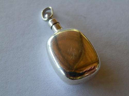 Vintage sterling silver - 5.5 gram - perfume bottle pendant (1) - shipping R45 insured