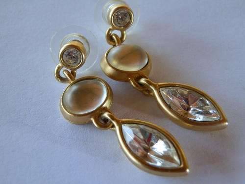 Gold earing - two (2) weeks to pay