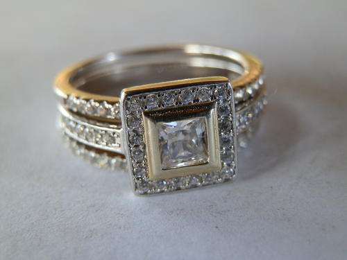 ANNUAL CLEARANCE!! Sterling silver - 4.9 gram - and 9 ct gold ring set - thirty (30) days to pay