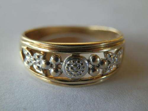 9ct Gold - 2.4 gram - diamond ring - two (2) weeks to pay. Value R3,120