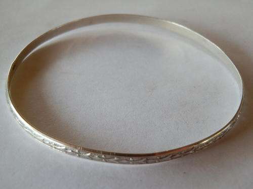 Vintage - 6.9 gram - solid silver bangle - thirty (30) days to pay