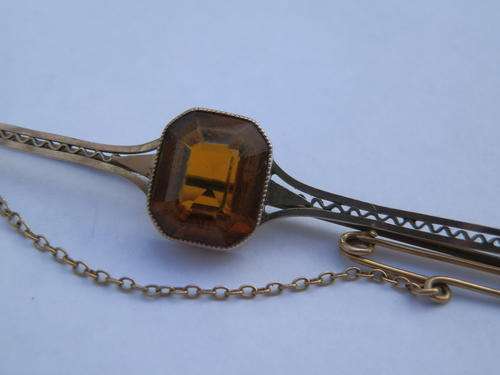 STOCK CLEARANCE!!  Antique 9 ct gold citrine brooch - thirty (30) days to pay.  Value R6,080