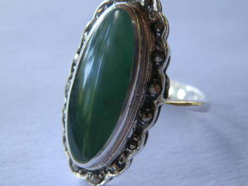 Vintage 5.9 gram sterling silver chalcedony ring - thirty (30) days to pay