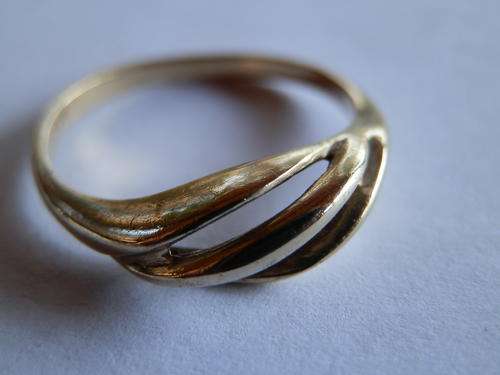 9 ct Gold (1.9 g) dress ring - thirty (30) days to pay
