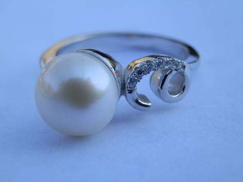New sterling silver natural pearl and topaz ring - thirty (30) days to pay
