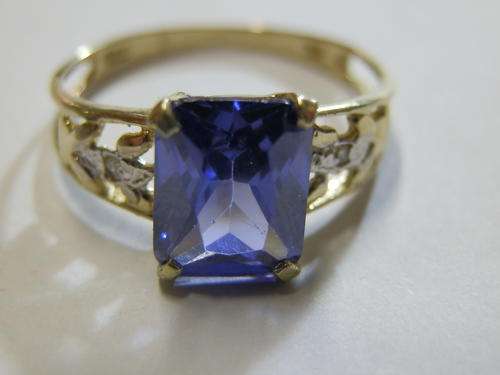 New 9 ct gold Tanzanite and diamond ring - thirty (30) days to pay