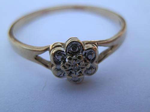 9 ct Gold diamond ring - thirty (30) days to pay