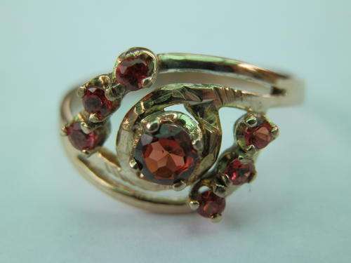 9 ct Gold garnet ring - thirty (30) days to pay
