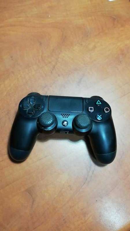 PlayStation 4, 500GB, 1x Wireless PS4 Remote, Final Fantasy 15, Crash Bandicoot `n Sane Trilogy.