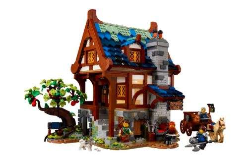 LEGO 21325 Ideas Medieval Blacksmith (Discontinued by Manufacturer 2021)