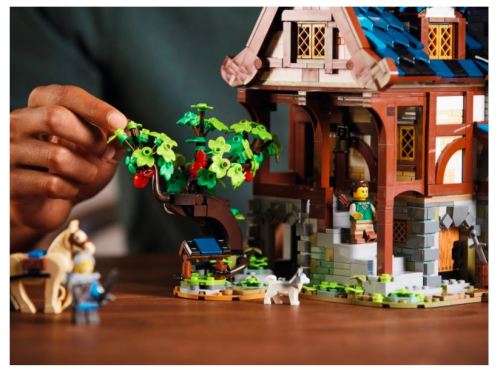 LEGO 21325 Ideas Medieval Blacksmith (Discontinued by Manufacturer 2021)