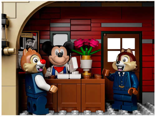 LEGO 71044 Disney Train and Station (Discontinued by Manufacturer 2019) Collectors Grail