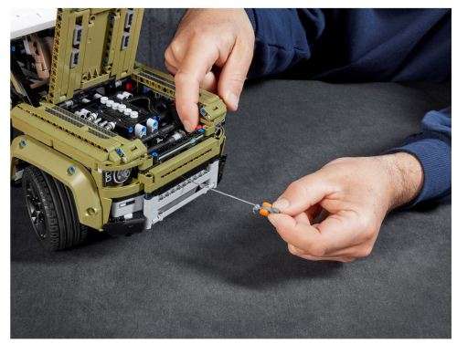 LEGO 42110 Technic Land Rover Defender 4x4 Set (Discontinued by Manufacturer)