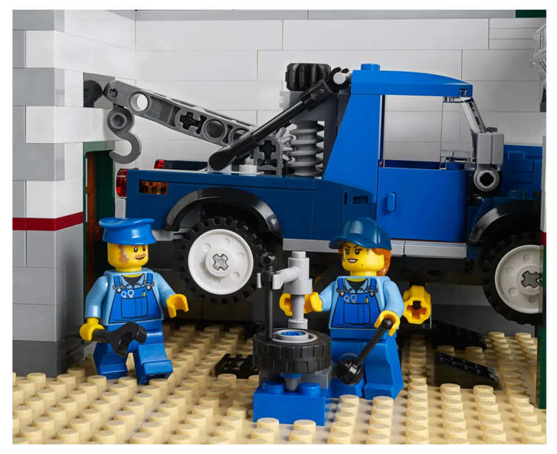 LEGO 10264 Creator Expert Corner Garage (Discontinued by Manufacturer 2019)