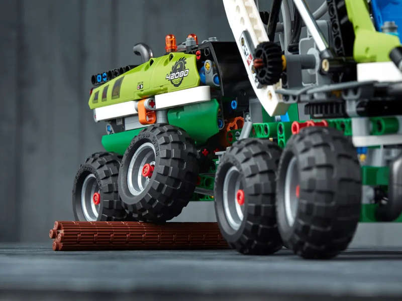 LEGO 42080 Technic Forest Machine (Discontinued by Manufacturer 2018) Collectors Grail