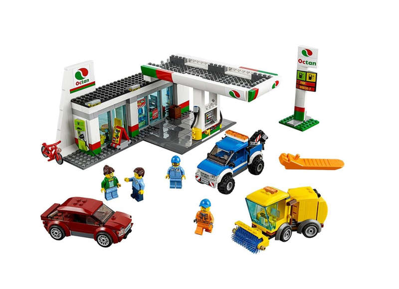 LEGO 60132 City Town Service Station (Discontinued by Manufacturer 2016) Hard-to-find