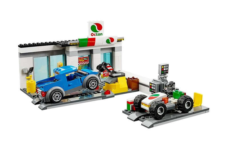 LEGO 60132 City Town Service Station (Discontinued by Manufacturer 2016) Hard-to-find