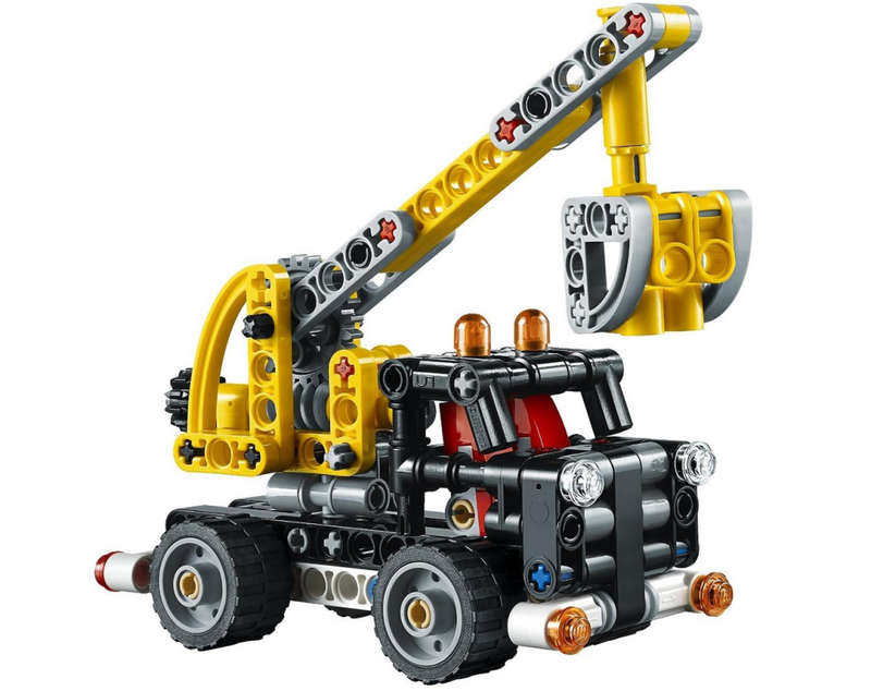 LEGO 42031 Technic Cherry Picker (Discontinued by Manufacturer 2015)  Very Rare