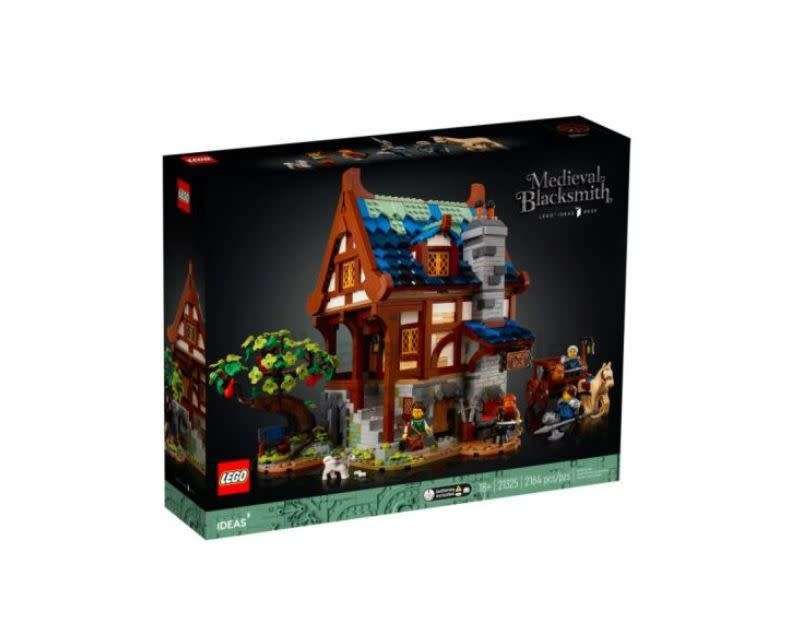 LEGO 21325 Ideas Medieval Blacksmith (Discontinued by Manufacturer 2021)